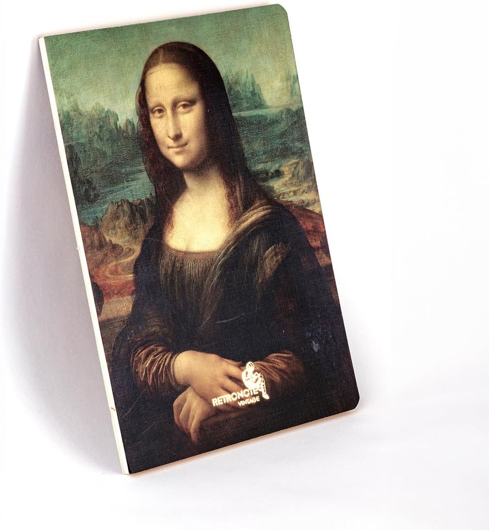 Mona Lisa, Da Vinci 1503-06, Defter IV, Çizgisiz, 96 Sayfa, İplik Dikiş, Esnek Kapak, Yaldızlı Oval Kenar, Tuval Doku, 90 gram, Fildişi Renk, 14,8x21x1cm