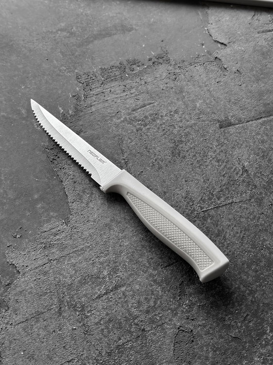 Fika Tırtıklı Steak Bıçağı,11 Cm Gri D-NEOGEK011