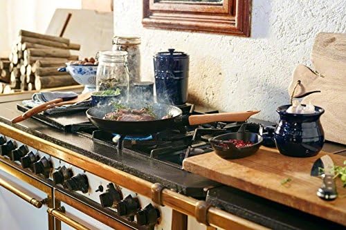 Alternative view of Ahşap Saplı Döküm Kızartma Tavası