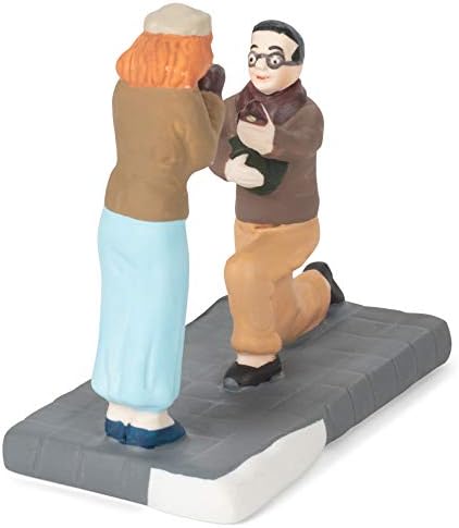 Department 56 Şehirde Köyü Aksesuarları Will You Marry Me Heykelcik, 6,6 inç, Çok Renkli