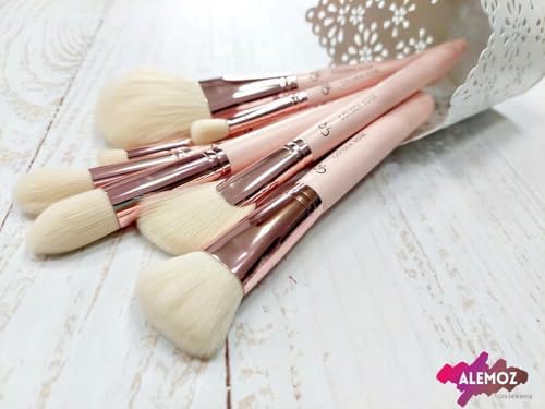Nude Face Tapered Brush