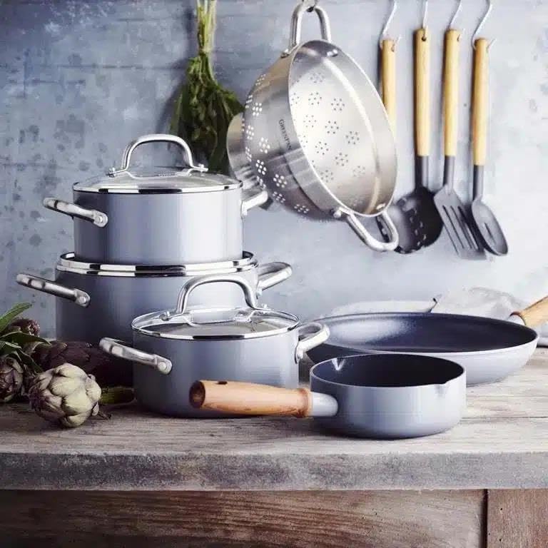 Mayflower Pro 13 Parça Pişirme Seti – Thermolon™ Pro Yapışmaz, PFAS’sız, İskandinav Tasarım, Ahşap Saplı