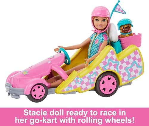 Alternative view of ve Stacie; dönen tekerlekleri olan go kart arabası, köpek, aksesuarlar ve çıkartma sayfası dahil 9 parçalık oyun seti, HRM08