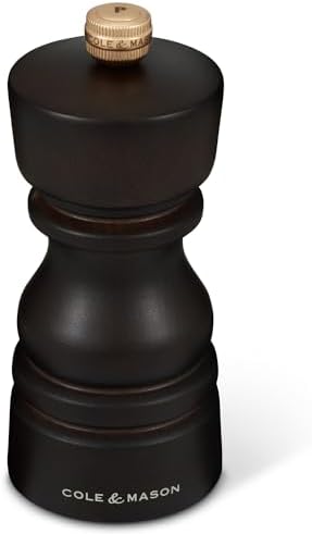 & Mason H233017 Londra Çikolata Ahşap Tuz ve Karabiber Değirmeni Seti, 130 mm, Hassas + Karbon/Seramik Mekanizmaları, Ayarlanabilir Öğütmeli Tuz ve Karabiber Değirmenleri, Kayın Ağacı, Hediye