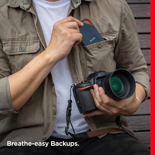 Alternative view of 2TB Extreme PRO Portable SSD with USB4, Up to 3800 MB/s Read and 3700MB/s Write, USB-C, USB 3.2, Backwards Compatible, IP65 Water and Dust Resistance - SDSSDE82-2T00-G25