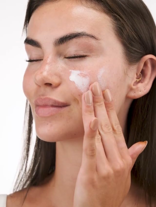Duaderm Leke Karşıtı Vücut Güneş Kremi SPF50+, UVA/UVB Korumalı, Vitamin C İçerikli, 100 ml
