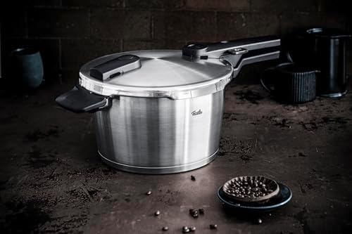 Alternative view of Fissler Vitaquick Premium Düdüklü Tencere Set 4,5+2,5 Litre Buharlama Aparatlı