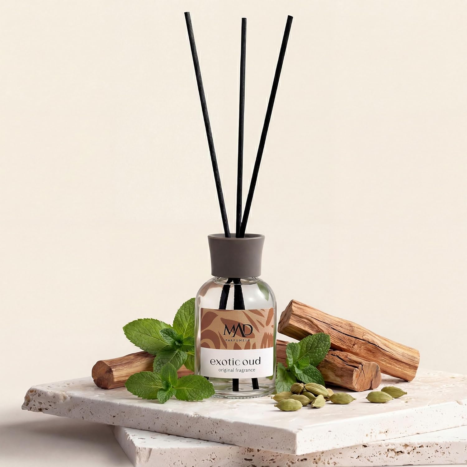 Alternative view of Mad Exotic Oud Ortam Kokusu – Biber, Sandal Ağacı ve Tonka Fasulyesi ile Baharatlı, Sütlü ve Oryantal-Bambu Çubuklu 50 Ml