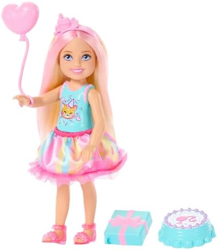 Alternative view of Sarı saçlarında pembe meçler olan ve doğum günü temasına uygun renkli bir elbise giyen 15 cm'lik küçük Club Chelsea bebek ve 4 parti aksesuarı, JJB37