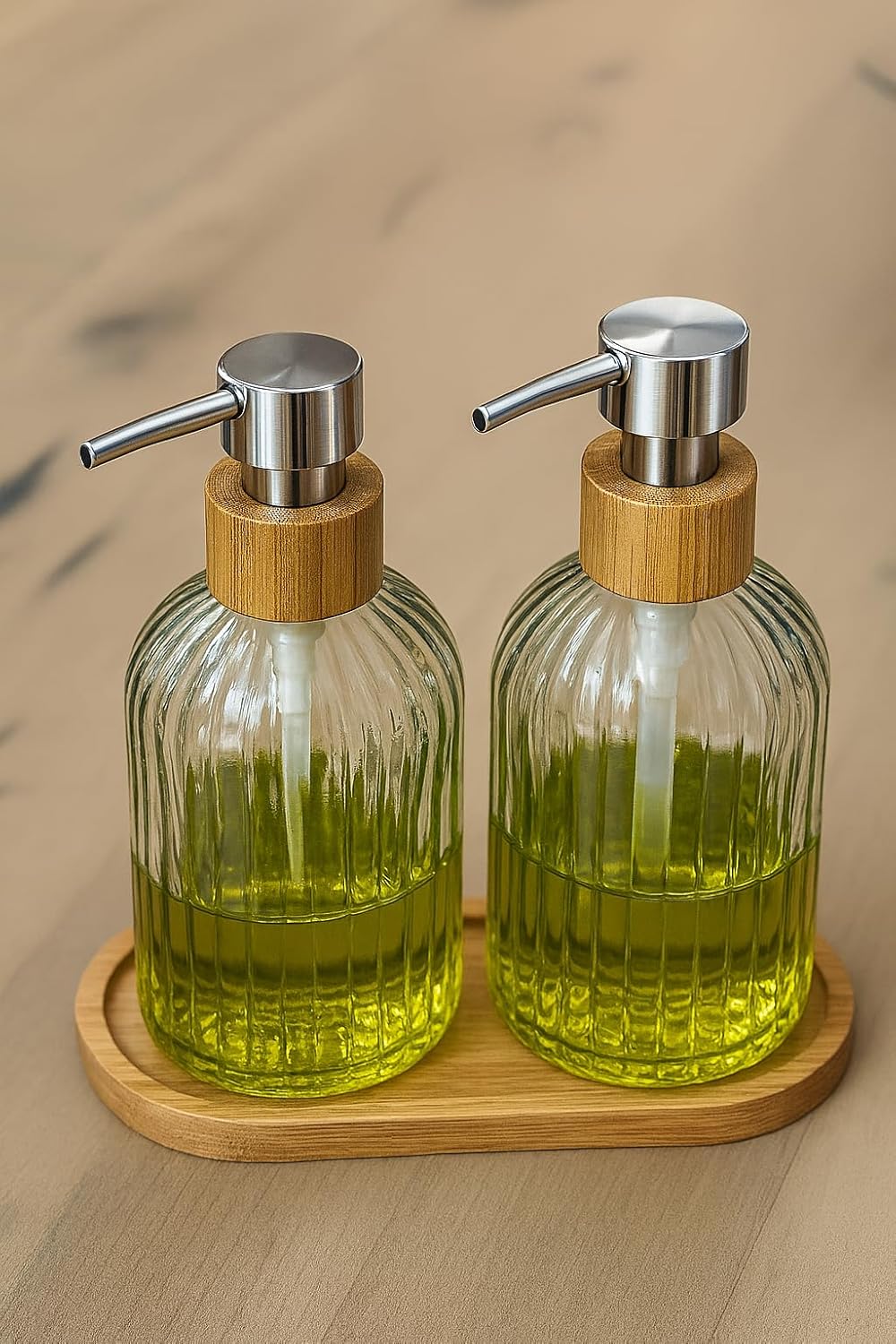 Alternative view of 2’li Cam Sıvı Sabunluk Seti – Füme Renk, 300 ml Şeffaf Cam Gövde, Doğal Bambu Başlık ve Stand – Modern Pompalı Dispenser – Banyo, Mutfak ve Lavabo Üstü Kullanım için Uygun
