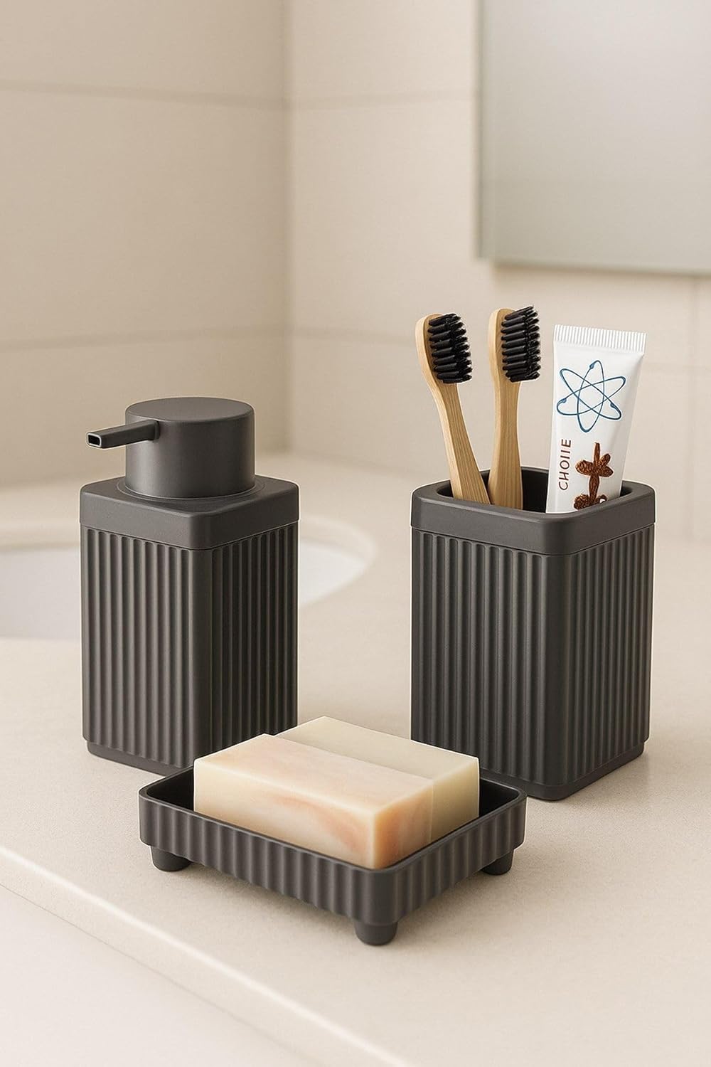Alternative view of Serisi Açık Gri Banyo Seti, 3 Parça Diş Fırçalık, Sıvı Sabunluk, Katı Sabunluk Aksesuar Takımı Gri