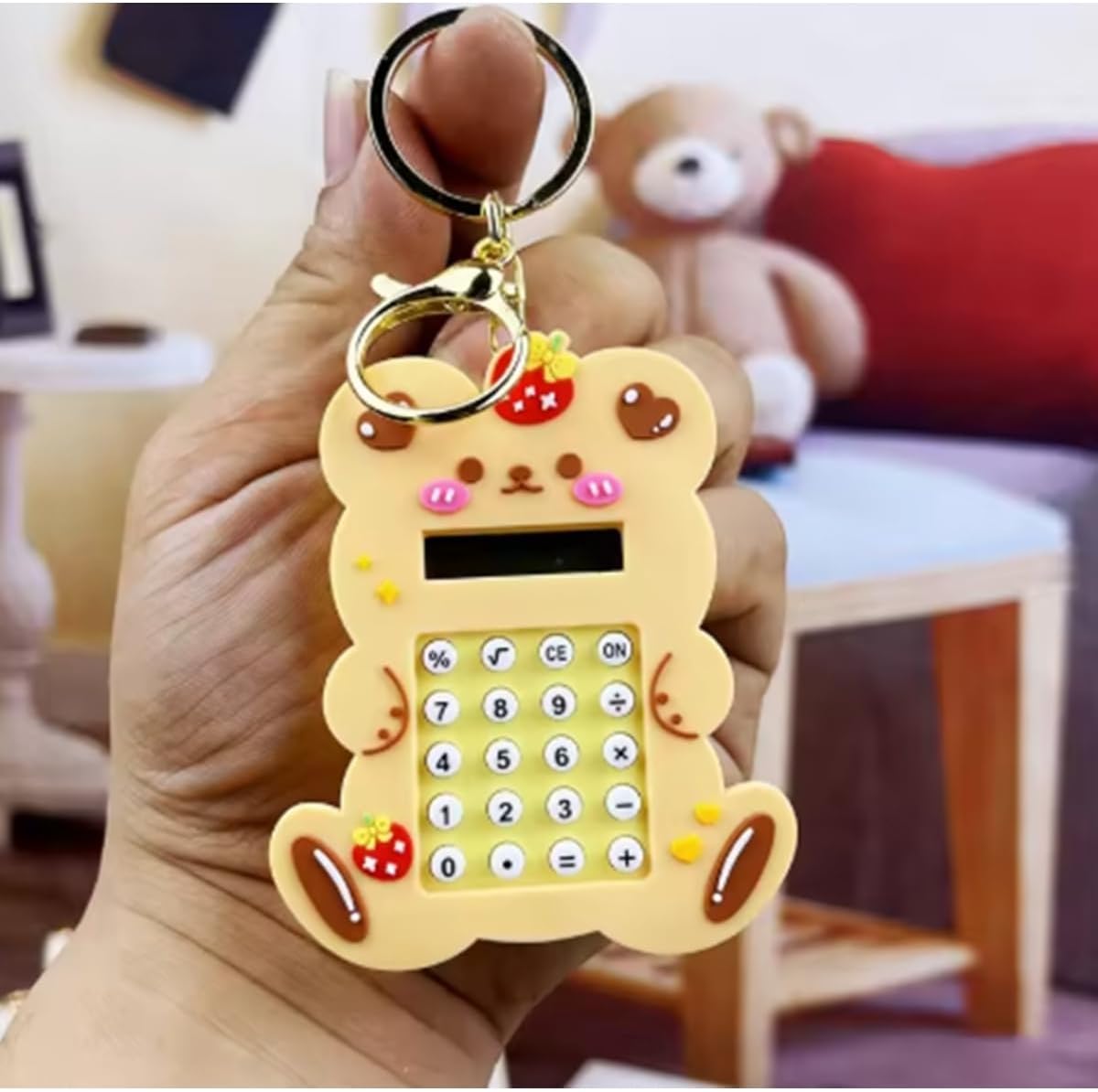 1 Adet Çilekli Ayıcık Temalı Eğlenceli Çocuk Öğrenci Hesap Makinesi Arkası Oyunlu Anahtarlık