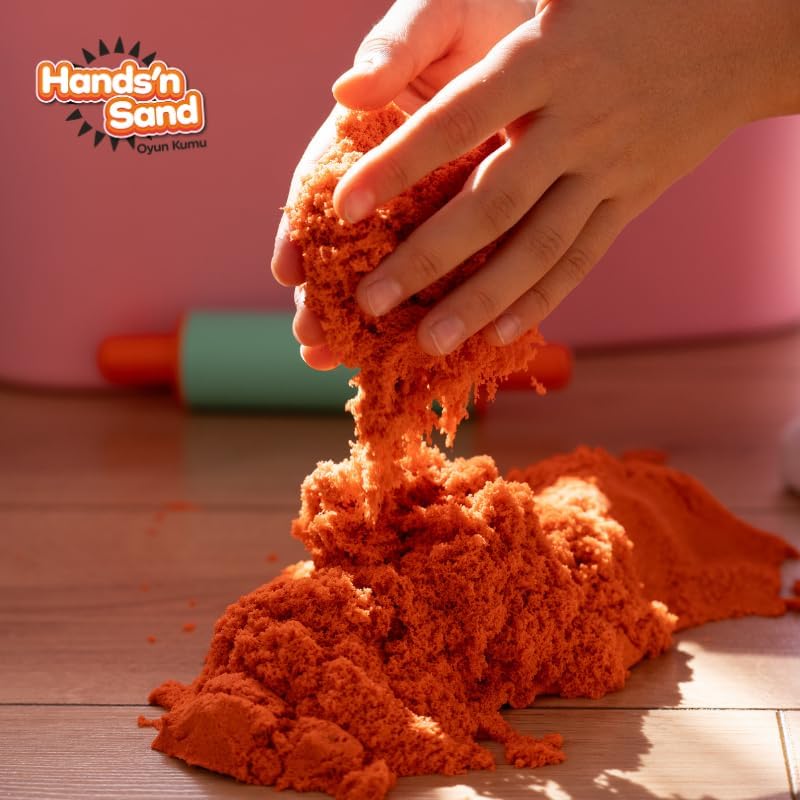 Playever Hands’n Sand Doğal Kinetik Oyun Kumu 500gr | Çocuklar İçin Güvenli, Toksik Madde İçermeyen, Yapışmayan, Kolay Şekil Alan Duyusal Oyun Kumu | Etkinlik Oyuncağı 3+ Yaş (Turuncu)