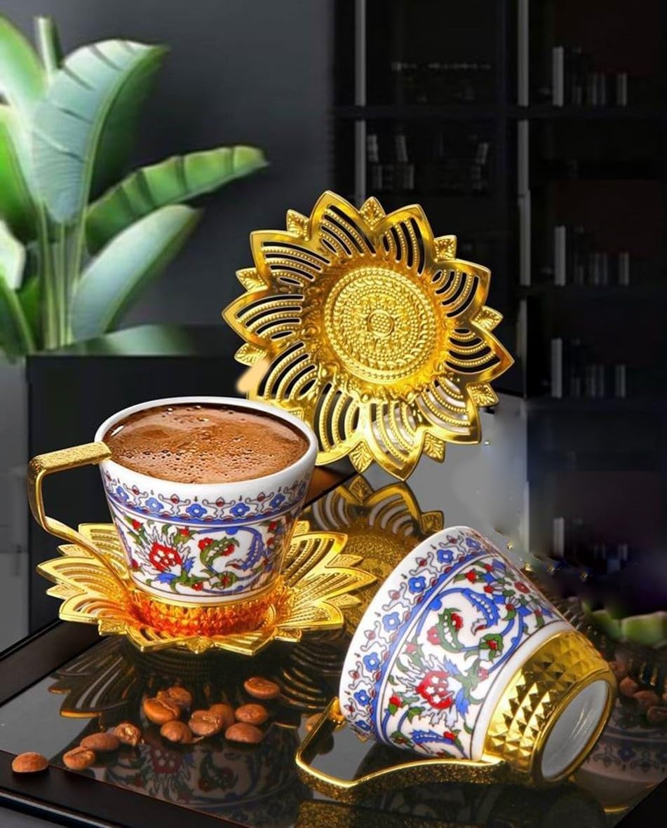 Topkapı Türk Kahvesi Fincan Seti, Çiçek Desenli Porselen, 2 Kişilik, Altın ve Gümüş Çiçek Motifli Döküm Metal Tabaklı, Geleneksel Tasarım