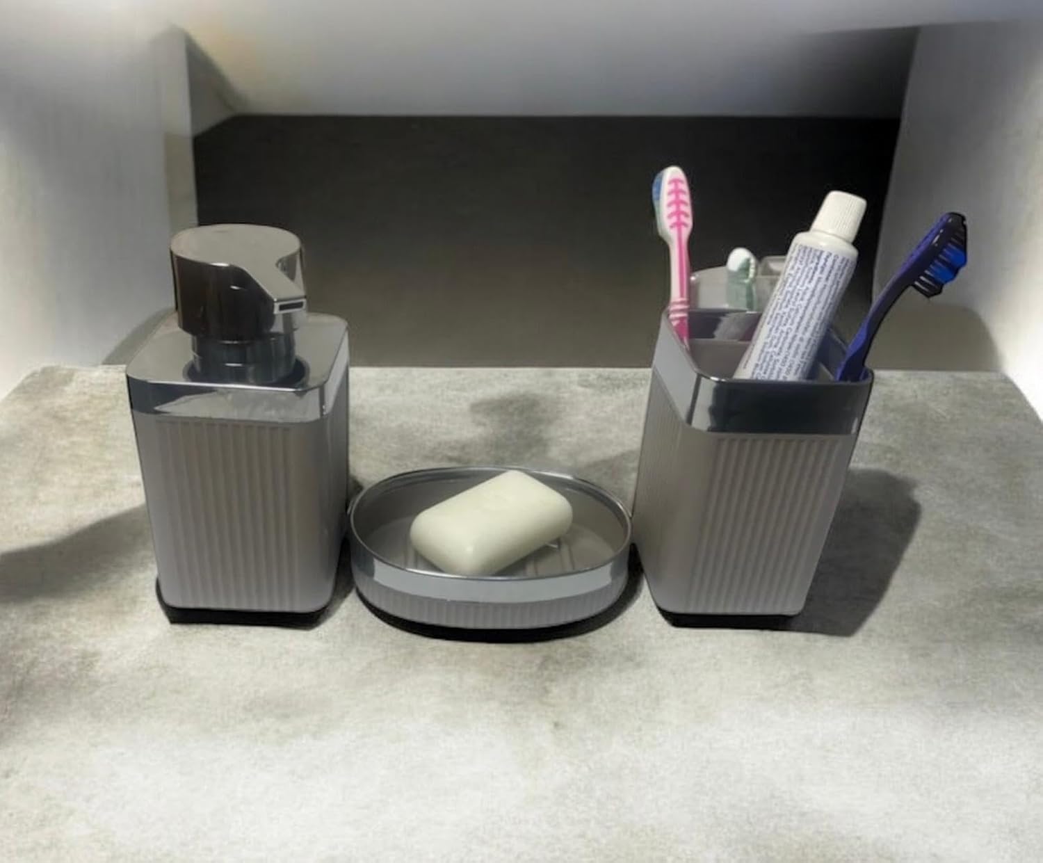 WESPA 3'lü Banyo Seti, Modern Tasarım Diş Fırçalığı, Sıvı Sabunluk ve Sabunluk, Gri Renk