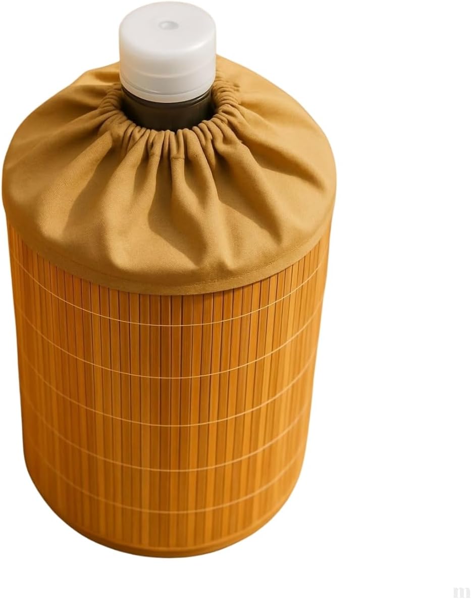 Bambu Su Sebili Damacana Kılıfı – Dekoratif, Toz ve Güneş Koruyucu, Doğal Bambu Kaplama, Kumaş Büzgülü Üst Kapak, 19 L Damacana Uyumlu