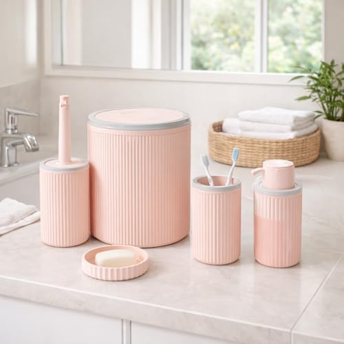 5’li Açık Pembe Rengi Banyo Seti – Çöp Kovası, Sıvı Sabunluk, Diş Fırçalık, Sabunluk ve WC Fırçası – Modern Çizgili Şık Tasarım