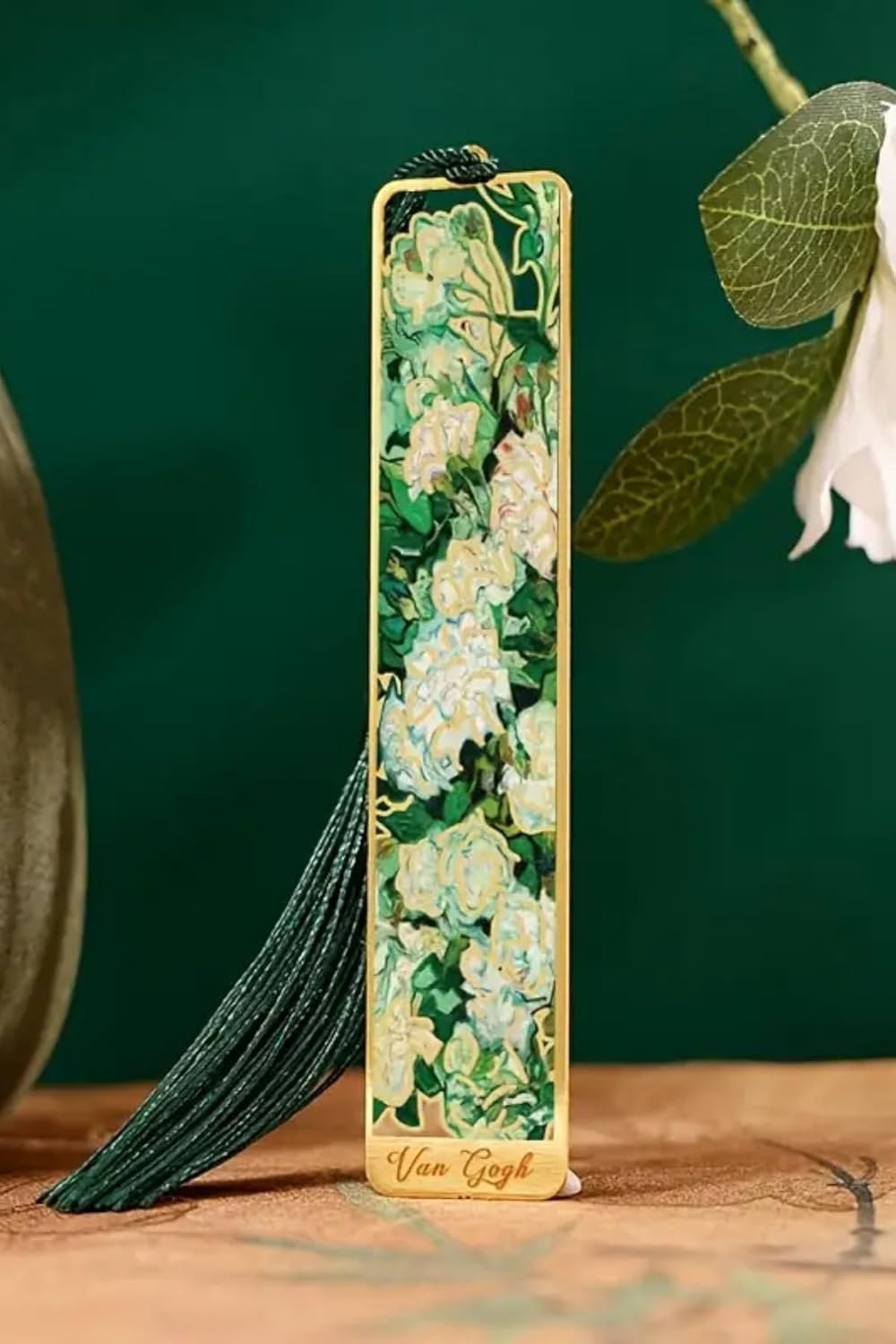 Alternative view of Kolbi,Beyaz Güllü Vazo Püsküllü Altın Renk Metal Kitap Ayracı Hediyelik Sanatsal