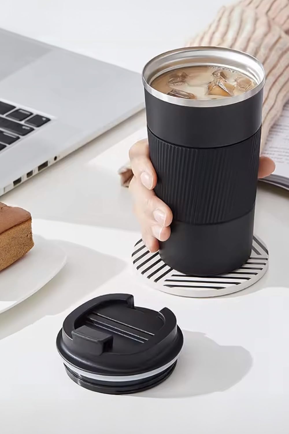 500ml Siyah Silikon Tutma Detaylı Paslanmaz Çelik Termos