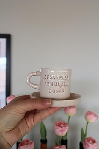 Alternative view of Seramik Kahve Fincanı Tabağı Seti, Efsaneler Temmuzda Doğar Yazılı, Krem Renk, El Yapımı Tasarım