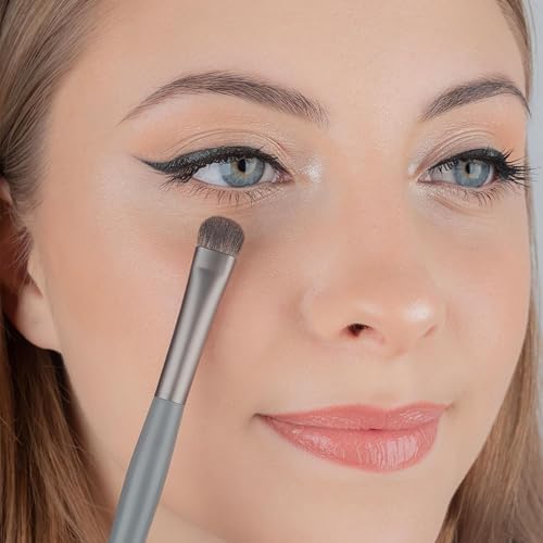 Alternative view of Gölgelendirme Far Fırçası - Eyeshadow Brush (3 paketi)