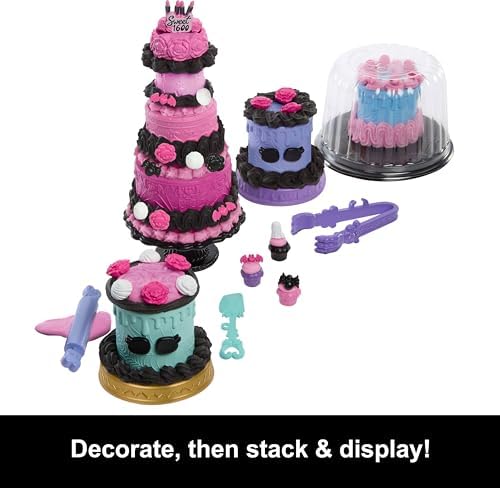 Alternative view of Havalı Doğum Günü pasta seti ve Clawdeen Wolf bebek, pasta kreması ve süsleme şırıngası gibi 20'den fazla aksesuar içeren pasta süsleme temalı oyun seti, JBG78