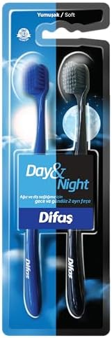 Alternative view of Day And Night Diş Fırçası