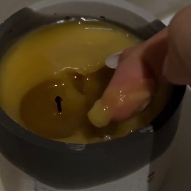 Velvet Touch Candle Mum