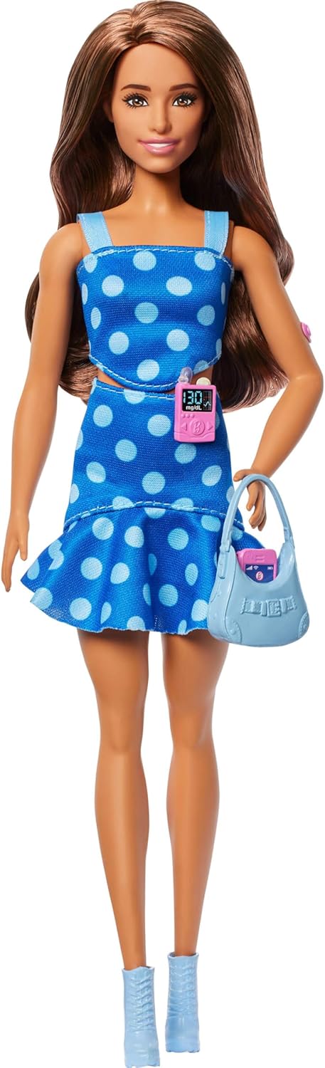 Alternative view of Puantiyeli kıyafeti ve aksesuarlarıyla tip 1 diyabeti olan Fashionistas bebek, HYT97