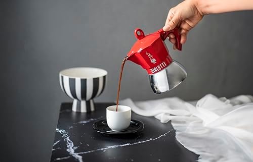 - Moka Exclusive İndüksiyon: 4 Cups Ocak Üstü Espresso Pişirici - 200ml - Kırmızı Renk - Alt Hazne: Dış Paslanmaz Çelik İç Alüminyum - İndüksiyon Ocak Türleri İçin Uygundur