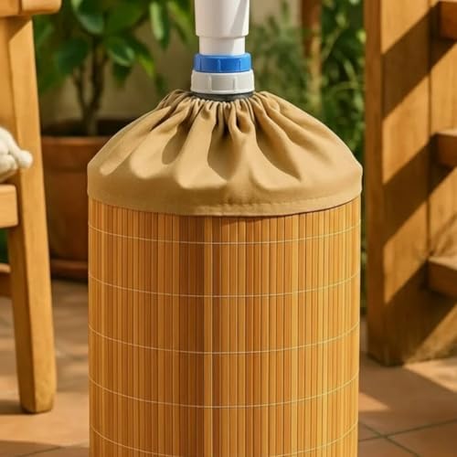 Bambu Su Sebili Damacana Kılıfı – Dekoratif, Toz ve Güneş Koruyucu, Doğal Bambu Kaplama, Kumaş Büzgülü Üst Kapak, 19 L Damacana Uyumlu