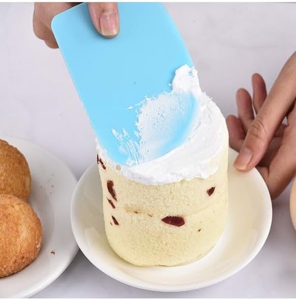Alternative view of 3’lü Hamur Kazıyıcı ve Şekillendirici Set – Pasta Spatulası Seti – Kek Kreması Düzleştirici, Hamur Kesici, Fondan Şekillendirici, Dişli Kenar Dekor Aparatı