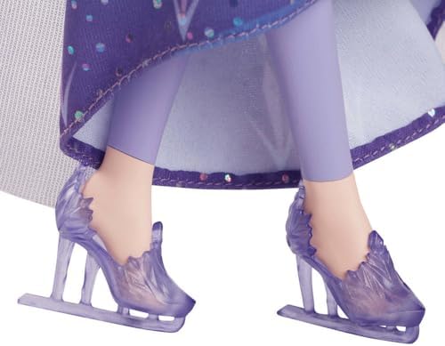 Alternative view of Mattel Karlar Ülkesi: Kış Festivali'nden ilham alan Mattel  Karlar Ülkesi Elsa bebek ve aksesuarlar, çıkarılabilen elbise, paten ve bir çift ayakkabı, JBG53