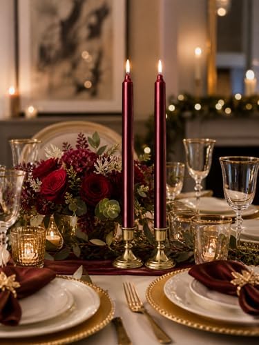 2’li Bordo/Koyu Kırmızı Metalik Şamdan Mum Seti 25 cm – Dekoratif İnce Şamdan Mum, Kokusuz Parafin Wax,%100 Pamuk Fitil, El Döküm, Uzun Süre Yanma (~10 Saat), Şık Sofra, Davet, Nişan, Düğün