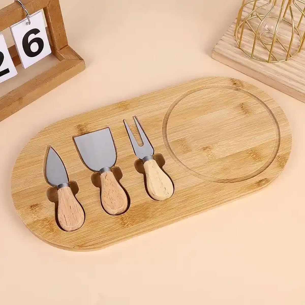 Alternative view of Bambu Peynir Sunum Tabağı, 3 Parça Peynir Bıçağı ve Çatalı Seti, Toplam 4 Parça, Doğal ve Şık Peynir Tabağı, Kaliteli Sunum Seti 34x20 cm Ebatlarında
