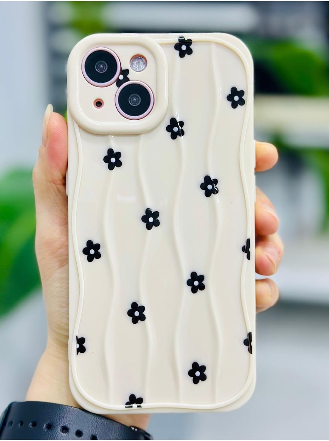 Iphone 14 Plus Ve 15 Plus ile Uyumlu Siyah Papatya BASKI Desenli Silikon Kılıf - Görsel 3