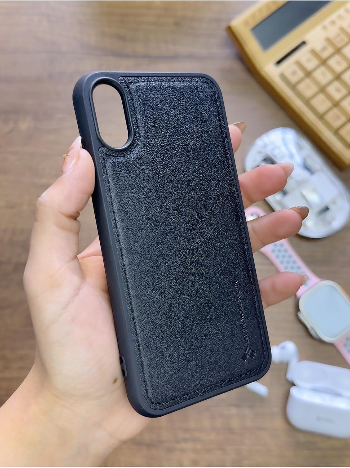 Premium Deri Dokulu Darbelere Karşı Dayanıklı Nazal Silikon Kılıf Siyah İPhone XR ile uyumlu - Görsel 3