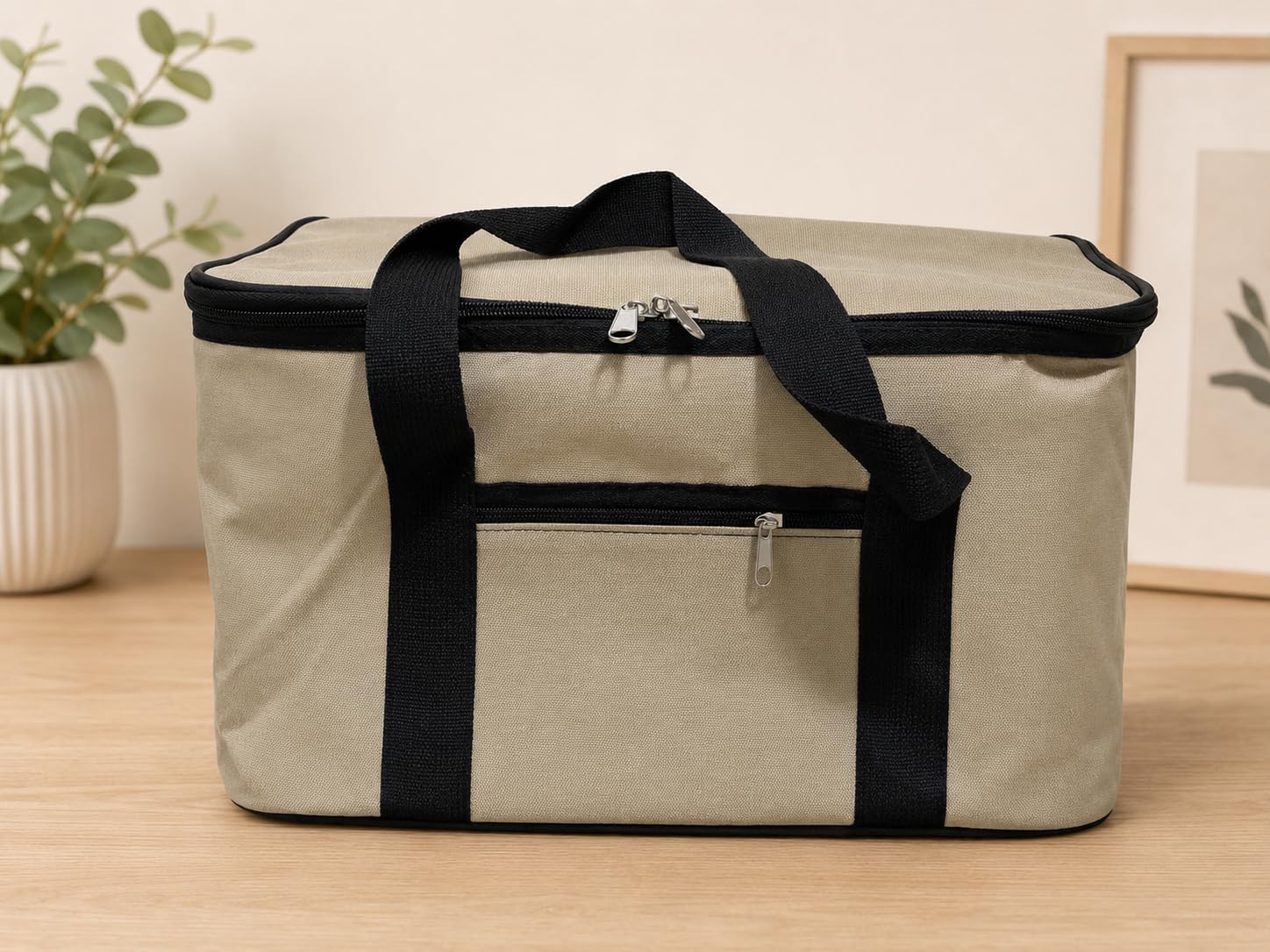 Krem Rengi 22 Litre Termal Piknik ve Taşıma Çantası – Su Geçirmez Kumaş, Kalın Yalıtımlı İç Kaplama, 2 Bölmeli Soğuk-Sıcak Tutucu Çanta (39x27x23 cm) - Görsel 3