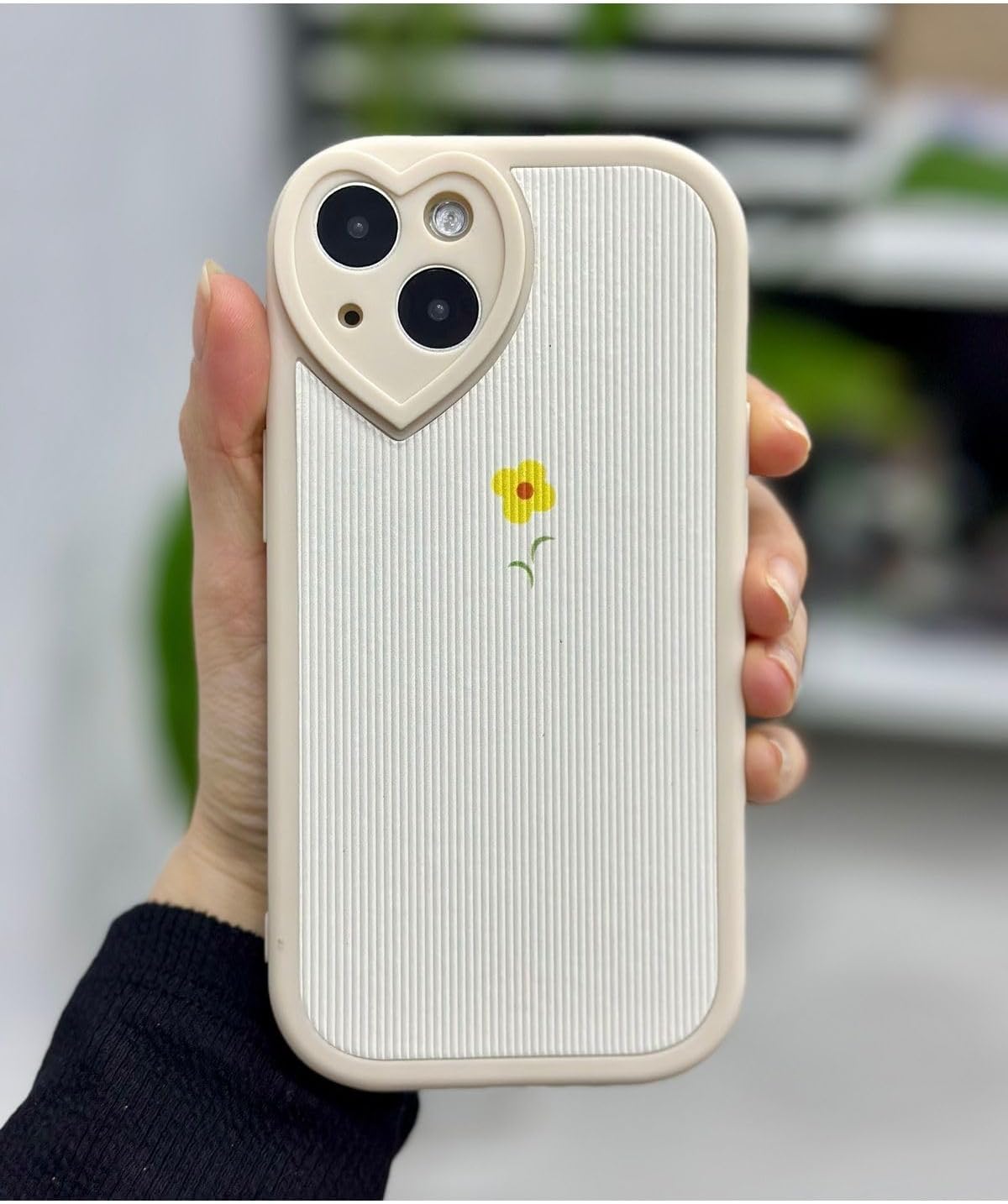 Iphone 13 Ve 14 ile Uyumlu Kamera Kalp Detaylı Kaplama Çiçek Tasarımlı Kılıf - Görsel 2